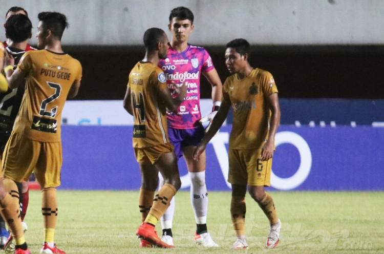 Catatkan Dua Clean Sheet, Ketenangan Nadeo Argawinata Dipuji Pelatih Bali United