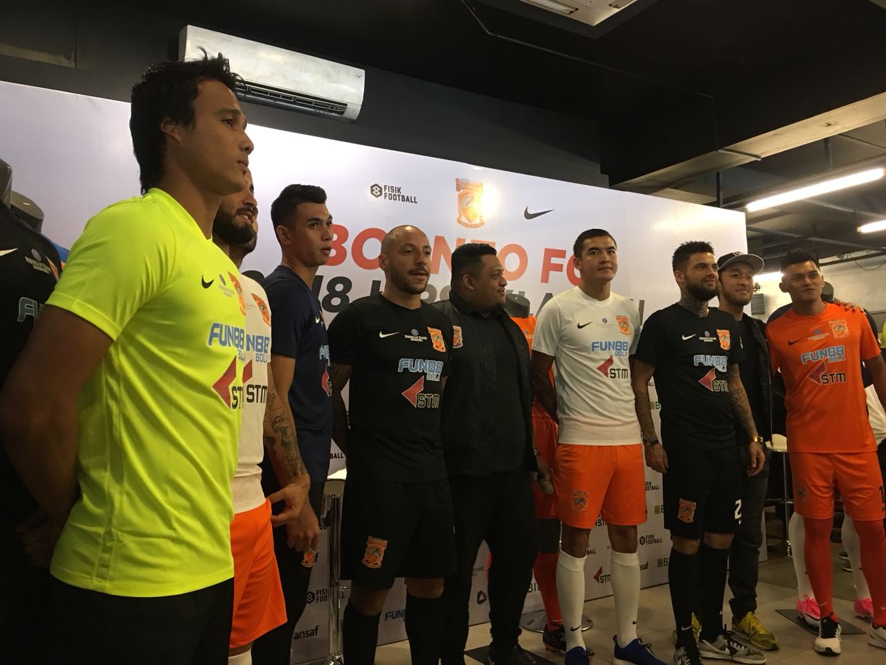 Borneo FC Resmi Perkenalkan Jersey Anyar untuk Musim 2018 BolaSkor