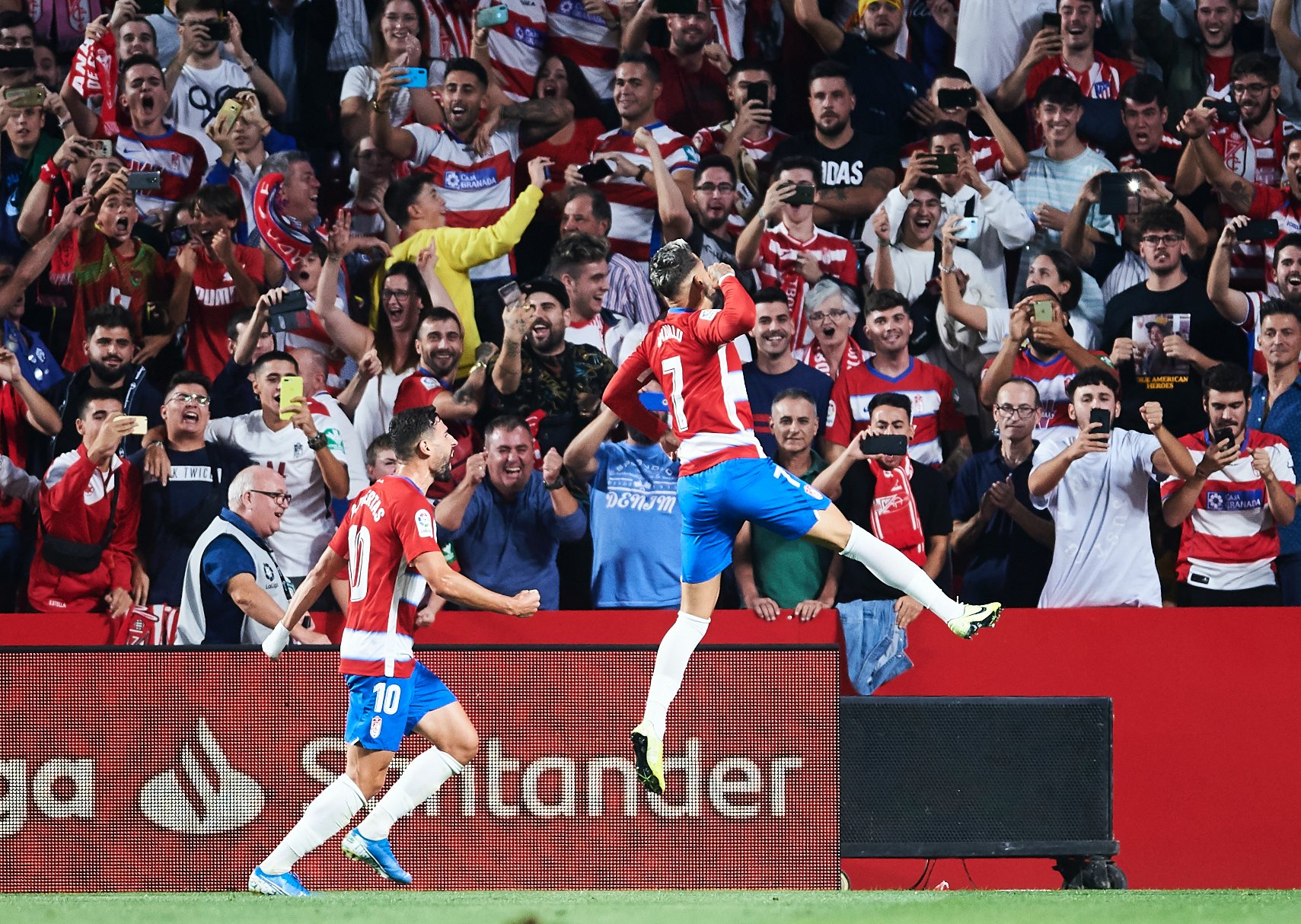 Juni Promosi, September Kalahkan Barcelona, Oktober Granada Puncaki LaLiga