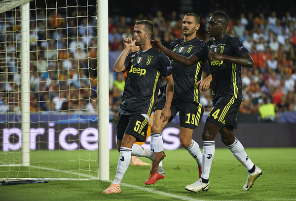 Valencia 0-2 Juventus, Dua Penalti Pjanic dan Kartu Merah Ronaldo Warnai Kemenangan Si Nyonya Tua