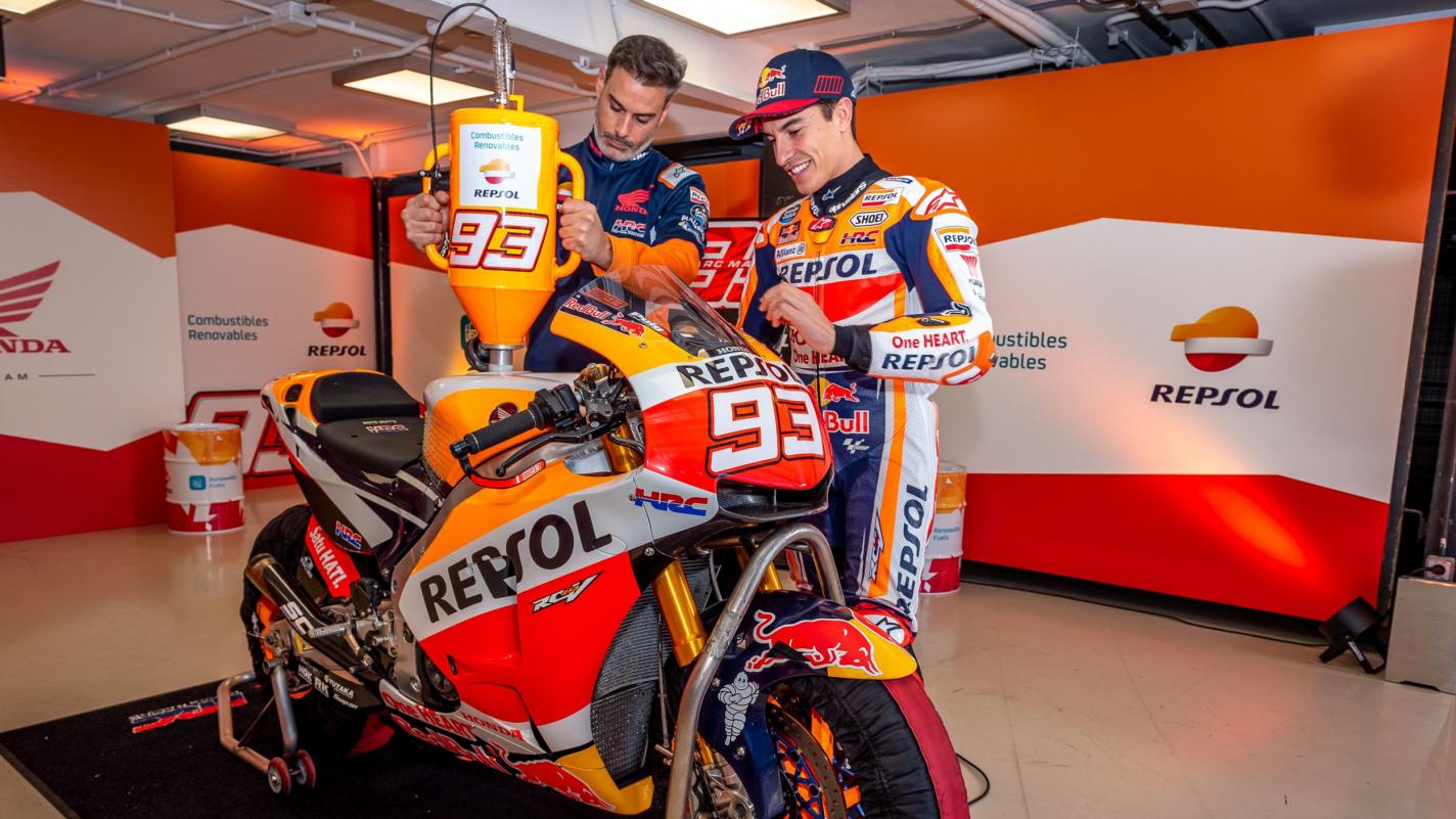 Marc Marquez Isi Bensin Motor dengan Cairan Berbeda