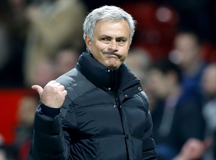 Mou Buka Suara Soal Ketertarikan MU kepada Sanchez