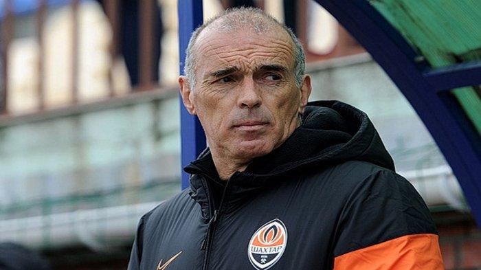 Arema FC Dilatih Ayah dari Gelandang Asing Persebaya?