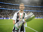 Miralem Pjanic Buka Suara soal Keputusan Tolak Manchester United
