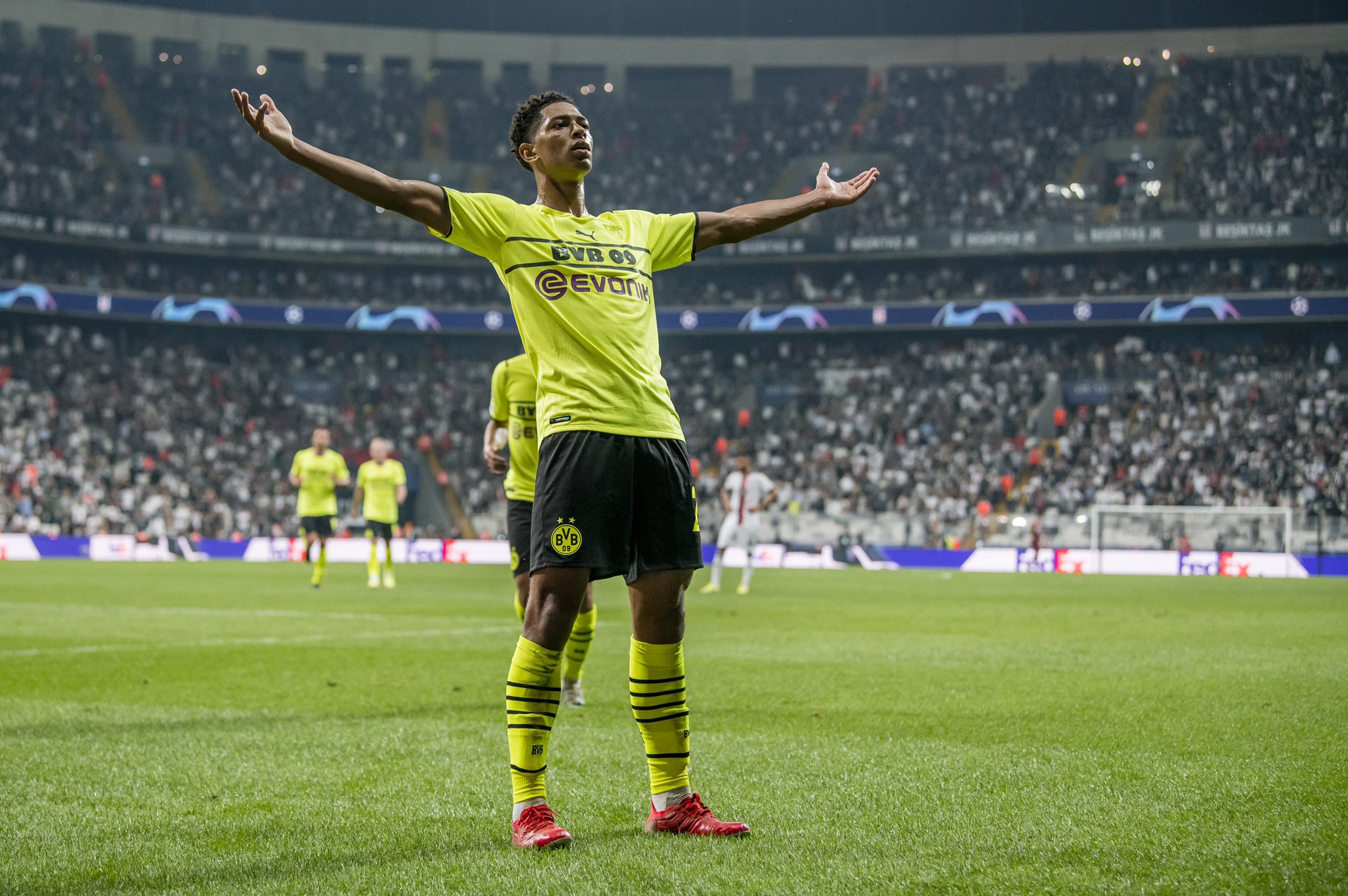 Jude Bellingham, Berlian Muda Inggris Pecahkan Rekor Kylian Mbappe