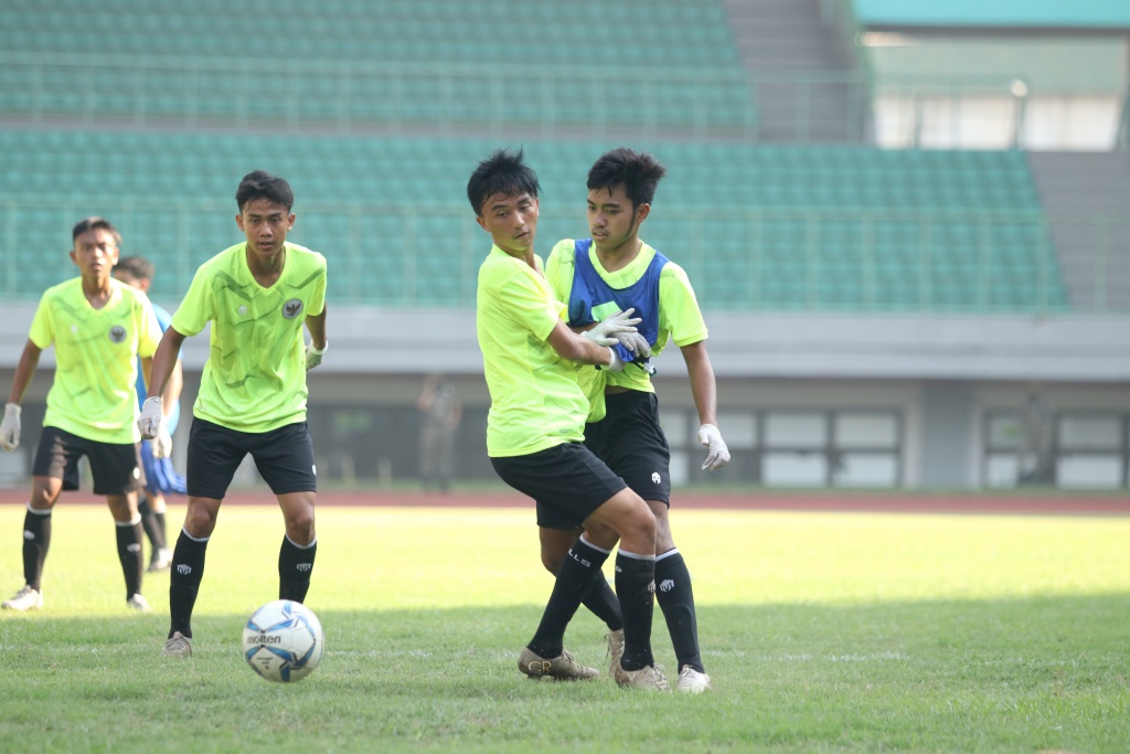 Timnas Indonesia U-16 Antisipasi Penyebaran Virus Corona Lewat Udara dengan Cara Ini