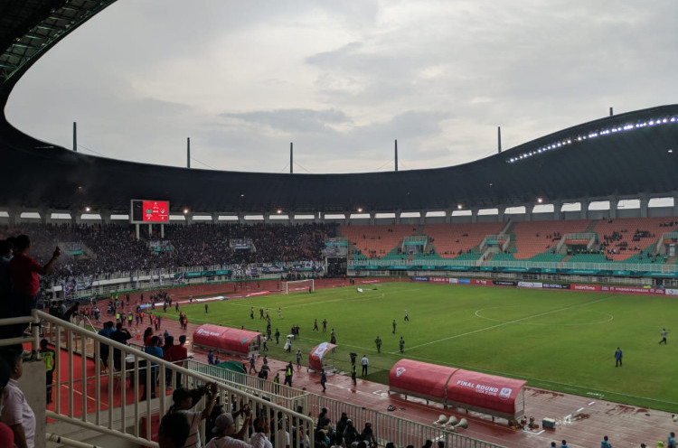 Liga 2 2018: Oknum Suporter Persita Masuk Lapangan dan Rusuh saat Melawan Kalteng Putra