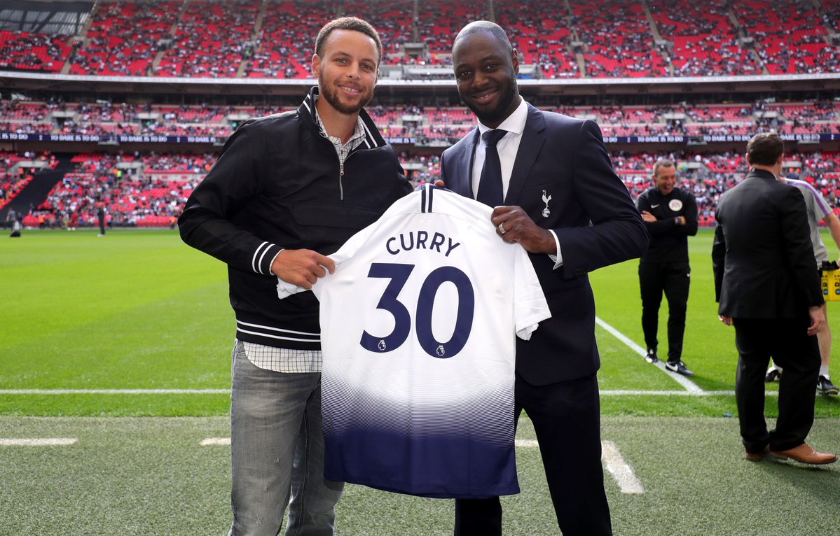Stephen Curry Hadiri Laga Tottenham Vs Liverpool
