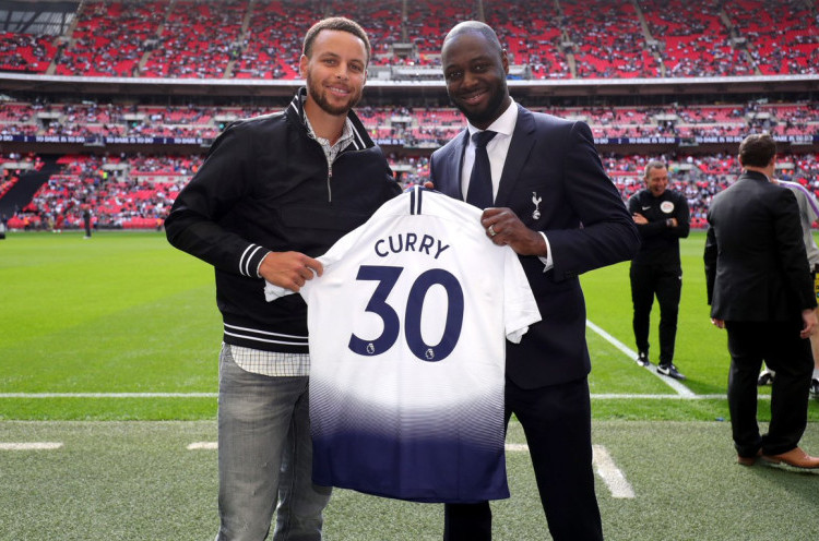 Stephen Curry Hadiri Laga Tottenham Vs Liverpool