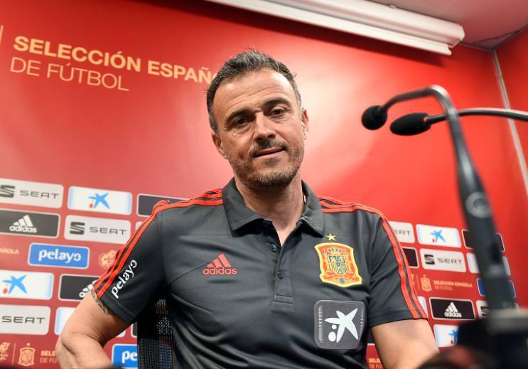 Luis Enrique Tergoda Tawaran Manchester United