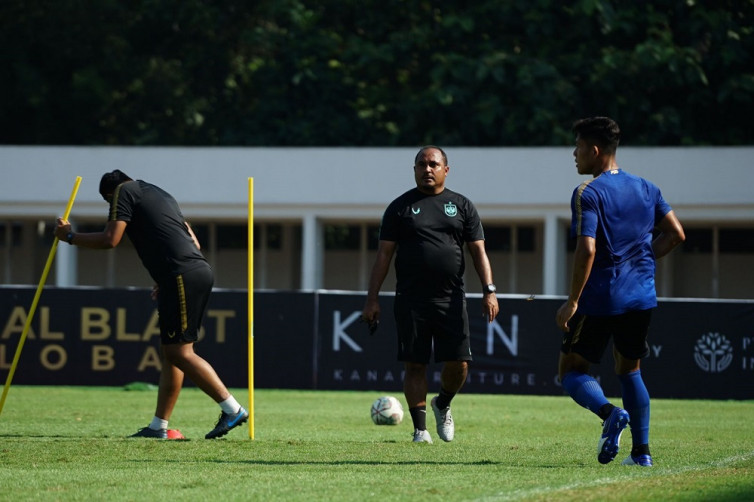 Pelatih PSIS Imran Nahumarury Mengundurkan Diri