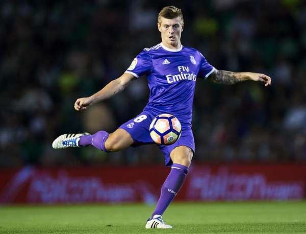 'Toni Kroos Gelandang Terbaik Dunia'