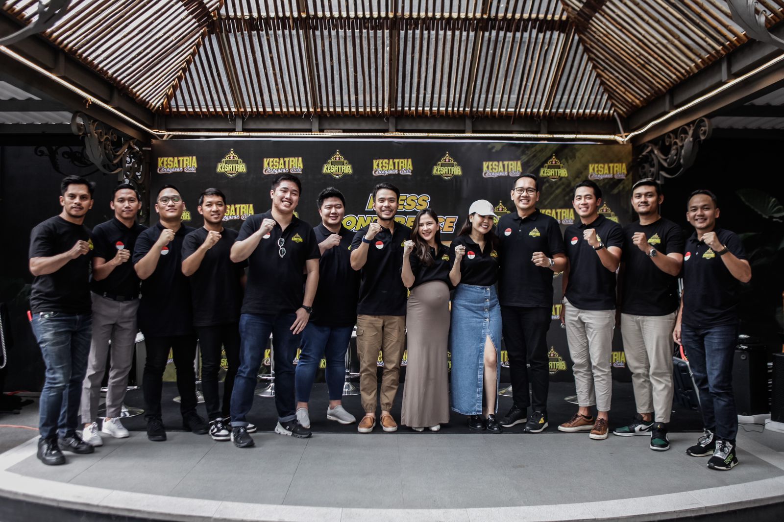 Jessica Mila Dukung Sang Suami Kibarkan Bendera Kesatria Bengawan Solo di IBL 2024