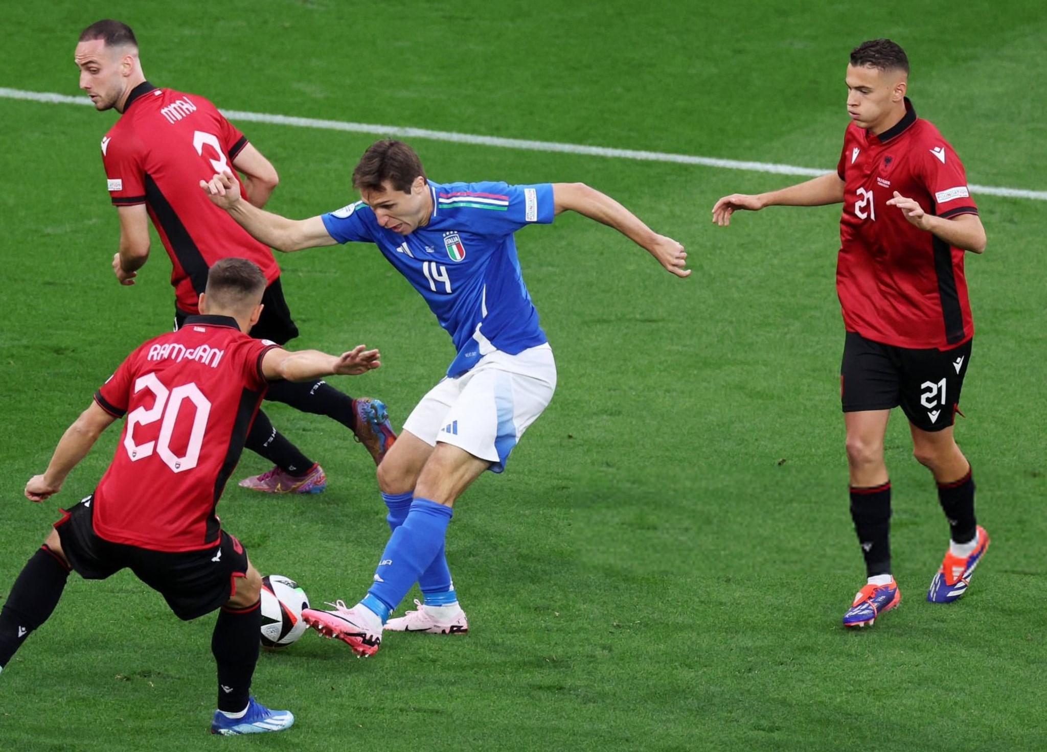 Bintang Laga Italia Vs Albania: Federico Chiesa Sang Penebar Ancaman