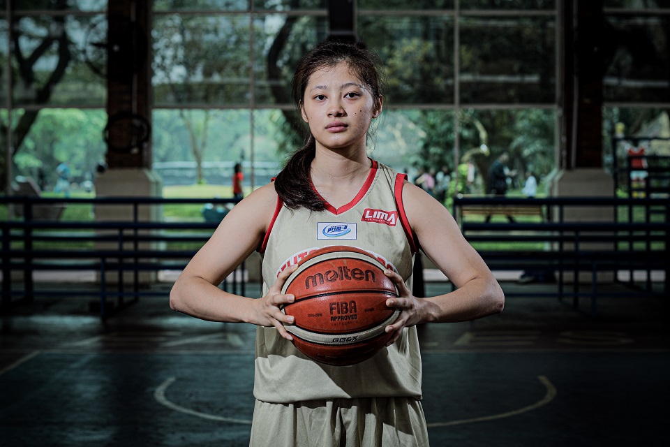 Galeri Foto: Kupas Atlet Dewi Sungging, Pebasket Putri yang Memesona
