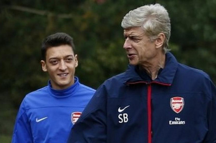 Curahan Hati Ozil, Banyak Pihak di Arsenal yang Rindukan Wenger