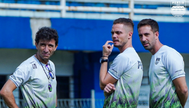Luis Milla dan Dua Asisten dari Spanyol Kembali untuk Poles Persib