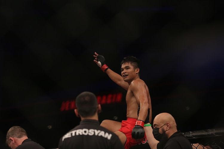 Jeka Saragih Menang KO atas Petarung India, Mola Pecah Rekor