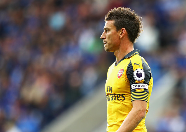 Wenger Ungkap Alasan Paksa Mainkan Koscielny Kontra Leicester