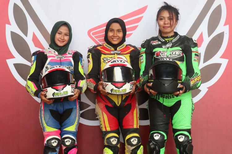 Honda Dream Cup Purwokerto: Gunakan Hijab, Eca-Fisichella Finis 1-2 Kelas Wanita