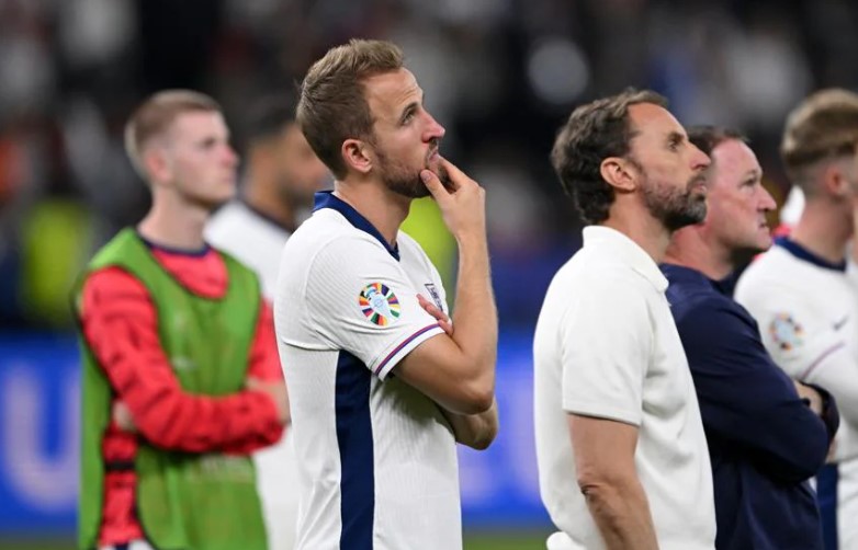 Harry Kane dan Trofi, Seperti Air dengan Minyak