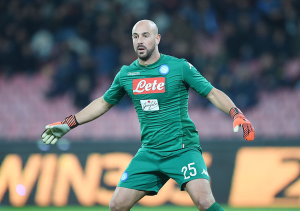 Kontrak Tak Diperpanjang, Pepe Reina Didekati AC Milan dan Manchester City