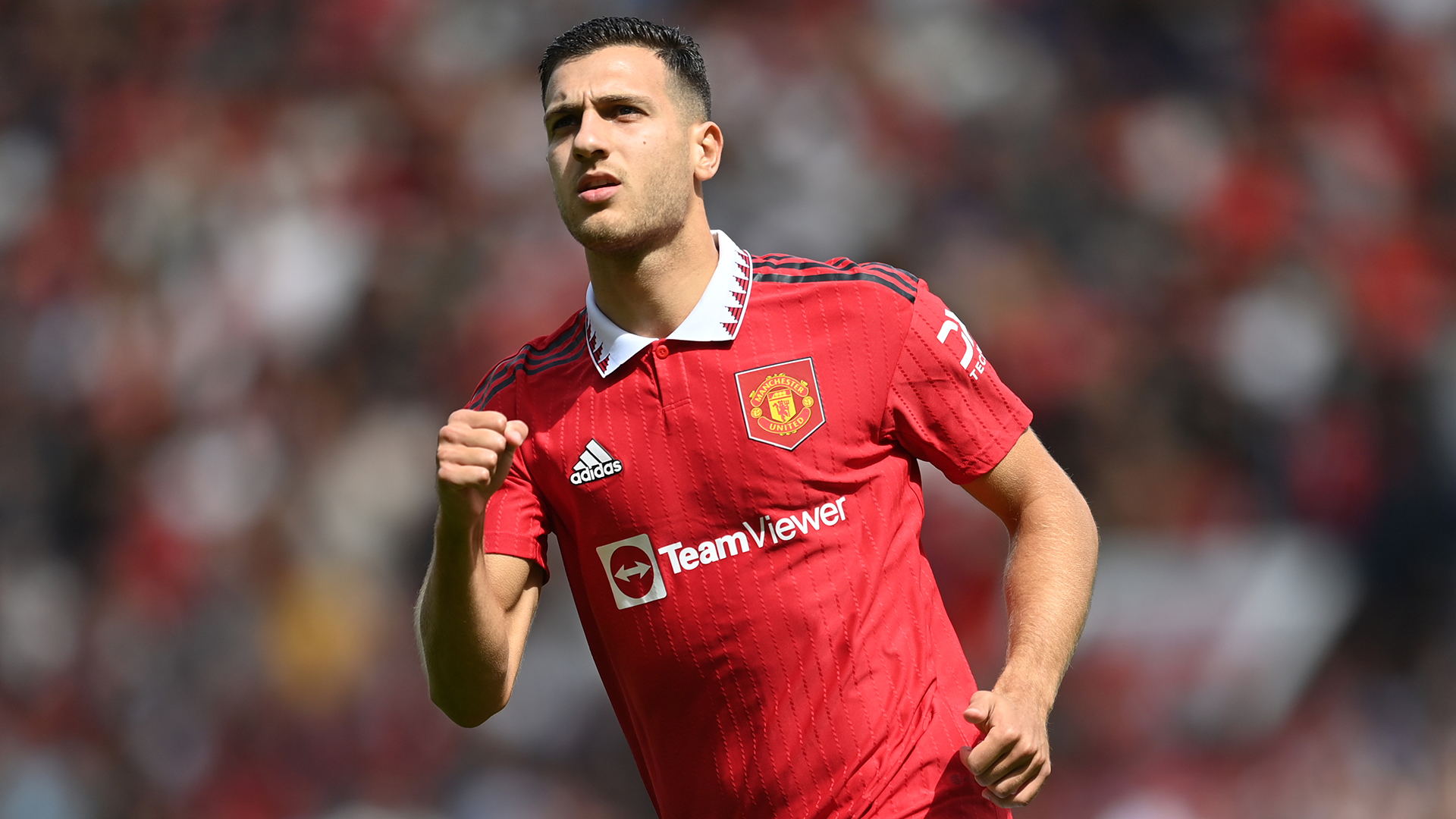 Barcelona Idamkan Diogo Dalot