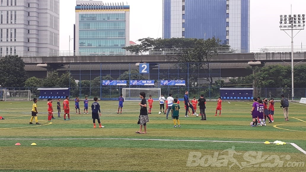 Gelar Coaching Clinic, Dua Pelatih Tranmere Rovers Terus Pantau Pemain Berbakat Indonesia