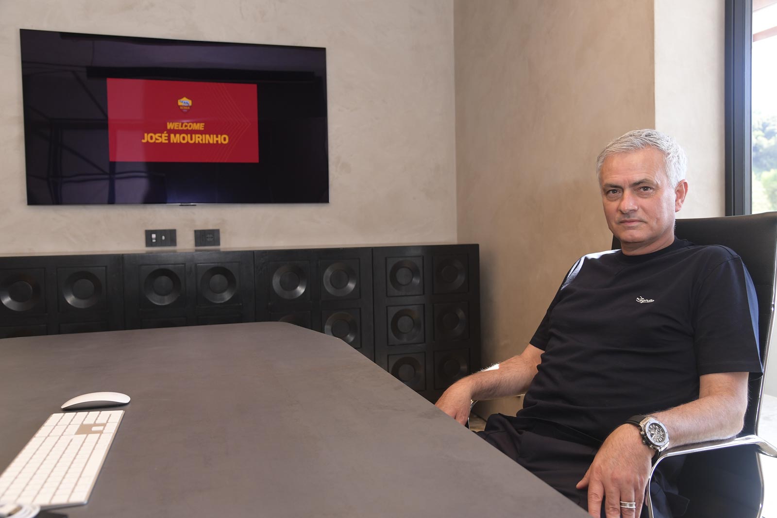 Tiba di Roma, Mourinho Kirim Kode Minta Pemain Baru