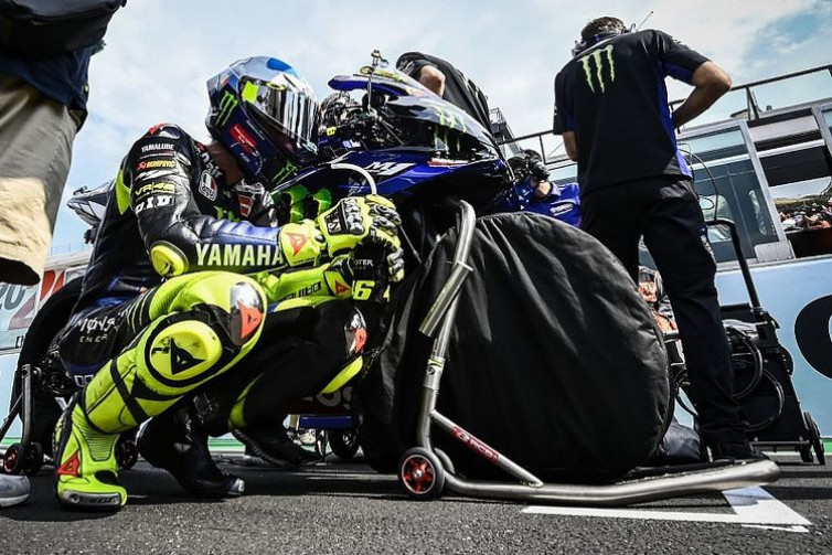 Valentino Rossi Bawa MotoGP Melampaui Batas
