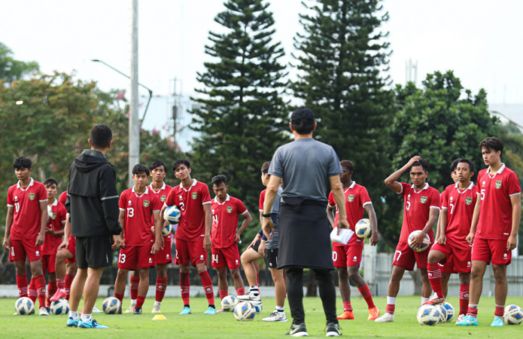 Shin Tae-yong Bertemu Ketum PSSI Erick Thohir, Apa yang Dibicarakan?