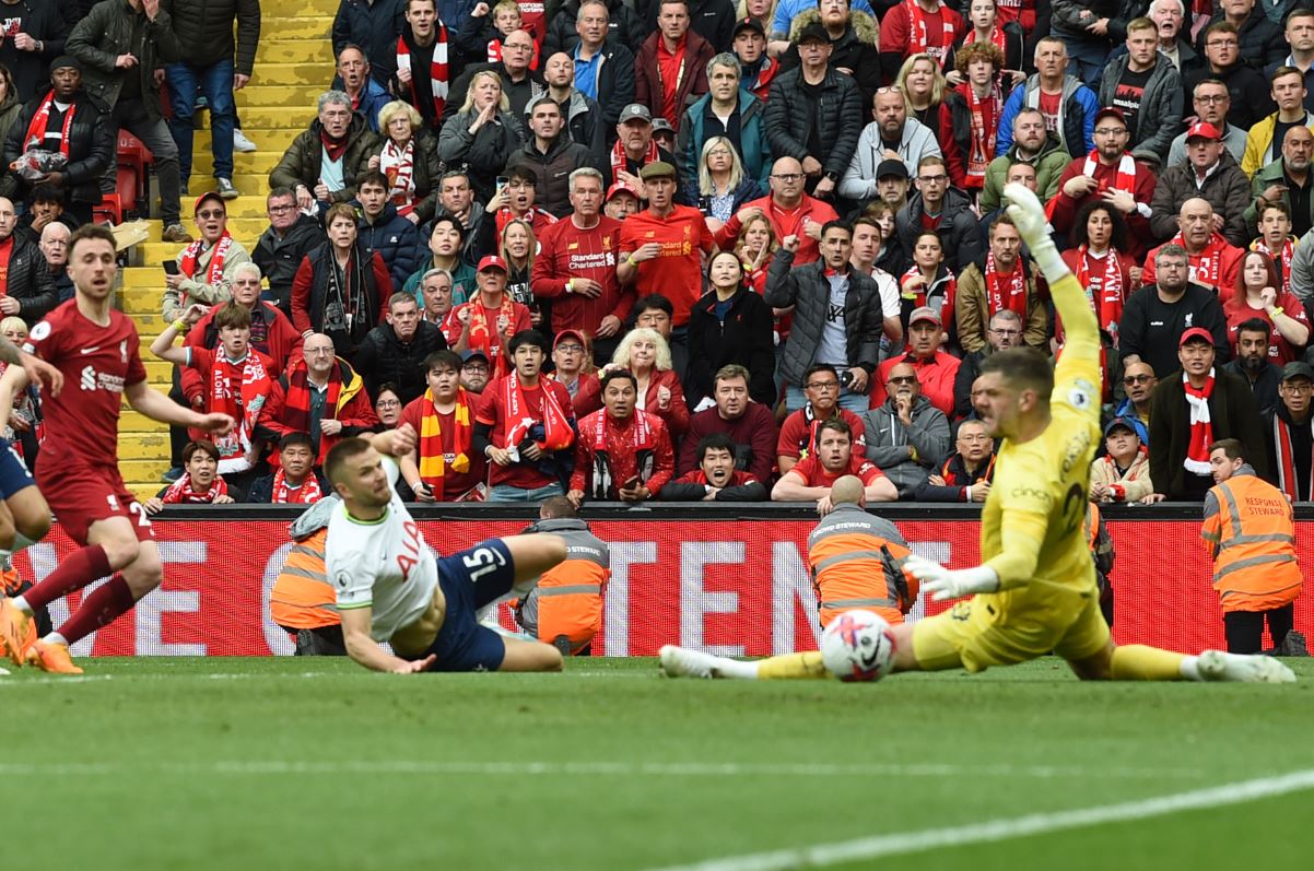 Hasil dan Klasemen Premier League: Man City ke Puncak, Liverpool Tekuk Tottenham