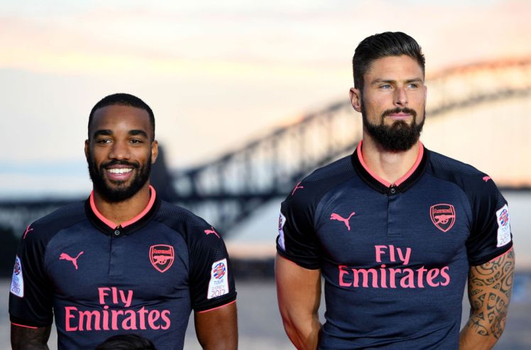 Eks Kapten Arsenal: Seharusnya Lacazette Dilepas-Giroud Dipertahankan