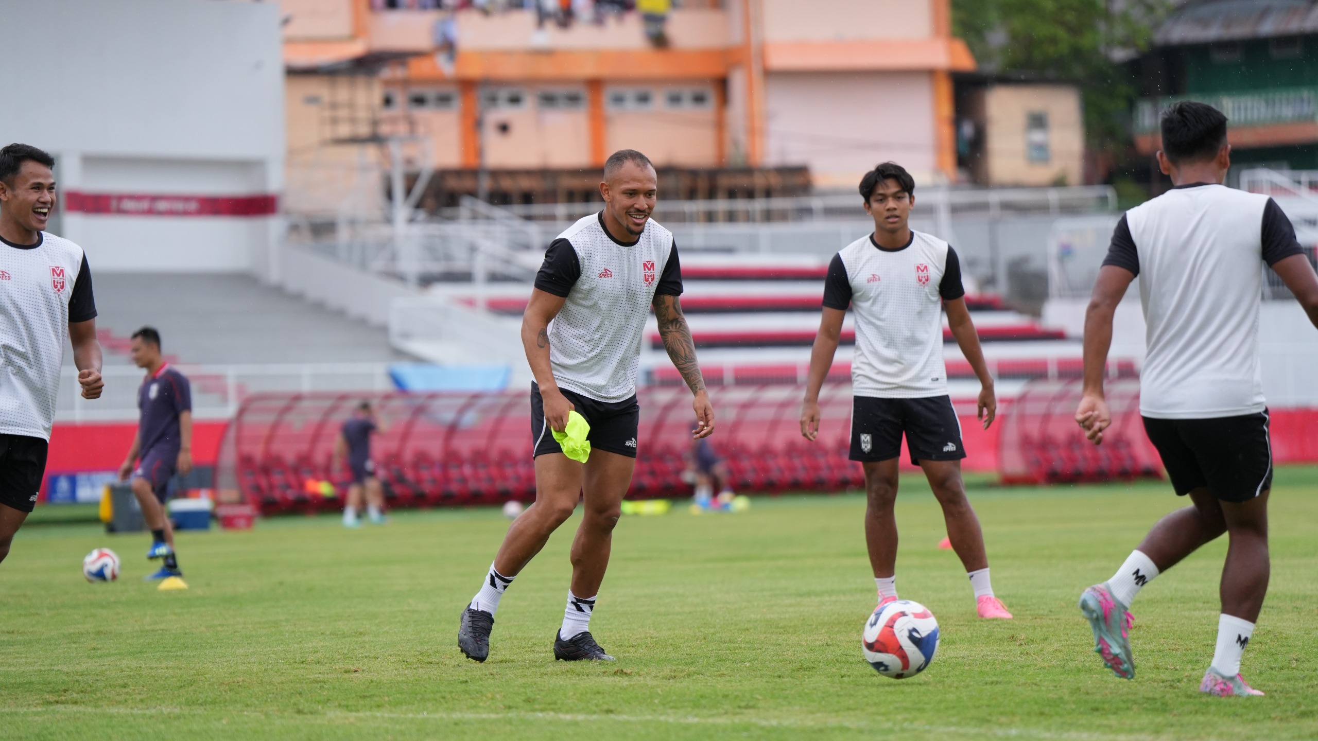 Gustavo Franca Lupakan Sejenak Cerita Manis dengan Persib, Bidik 3 Poin untuk Malut United