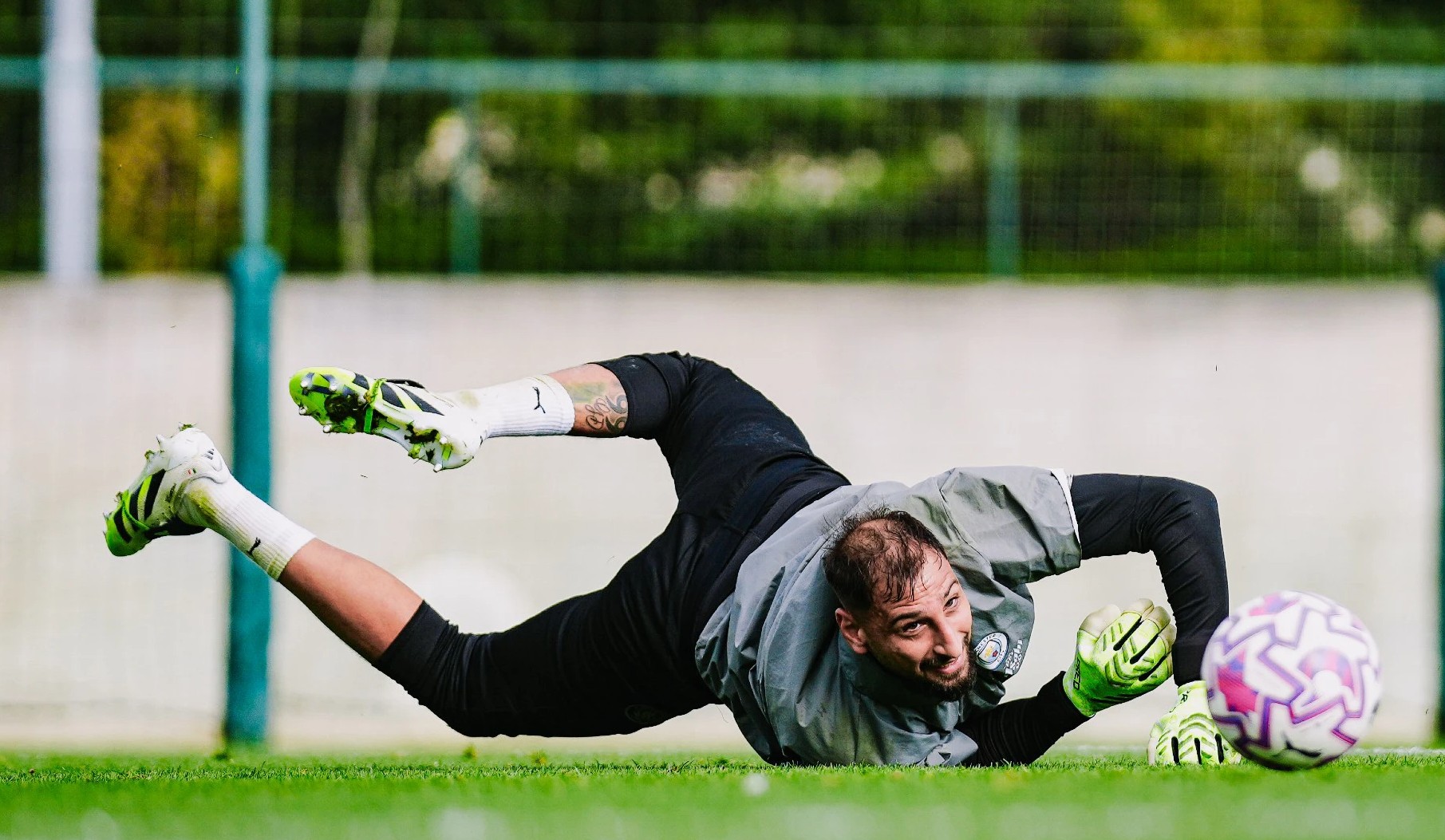 Gianluigi Donnarumma Gabung, Pep Guardiola Bimbang Pilih Kiper untuk Derby Manchester