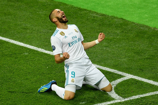 Karim Benzema Tak Butuh Keberuntungan Ketika Bobol Gawang Liverpool