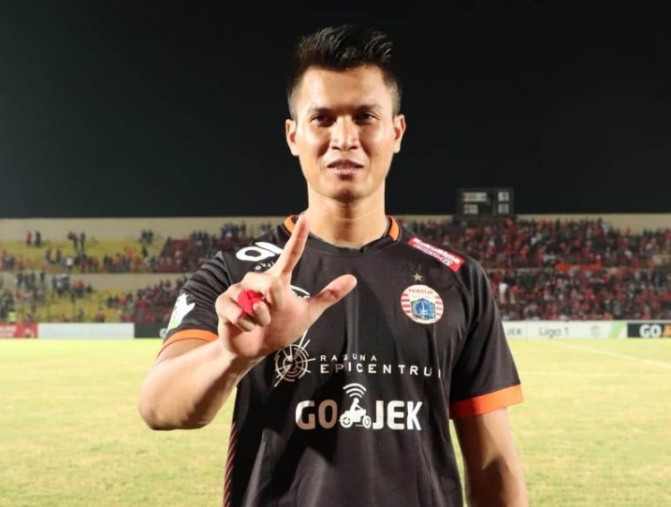 Komentar Kiper Persija Jakarta Shahar Ginanjar soal Tekanan Bonek