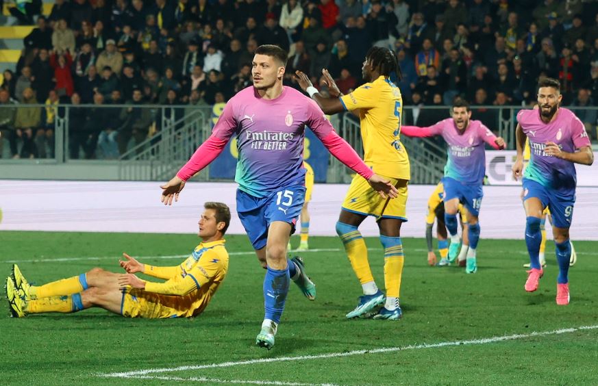 Hasil Pertandingan: AC Milan dan Barcelona Raih Tiga Poin