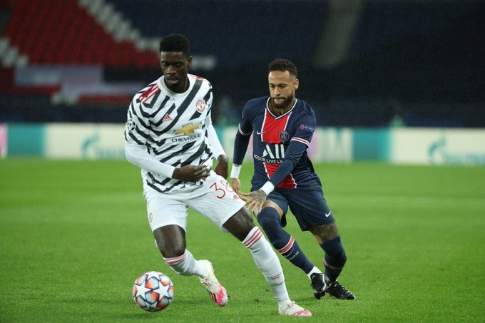 Tampil Impresif Kontra PSG, Ole Gunnar Solskjaer Diminta Terus Mainkan Axel Tuanzebe
