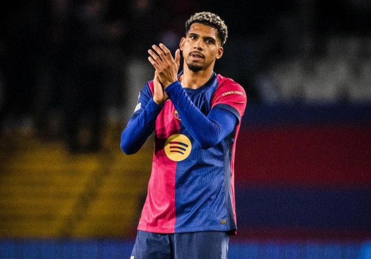 Enzo Maresca Minta Bek Tengah Baru, Chelsea Siapkan Rp948 Miliar untuk Gaet Ronald Araujo dari Barcelona