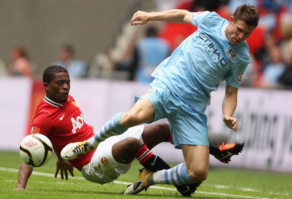 Bukan Lionel Messi, Patrice Evra Lebih Kesulitan Berhadapan dengan James Milner