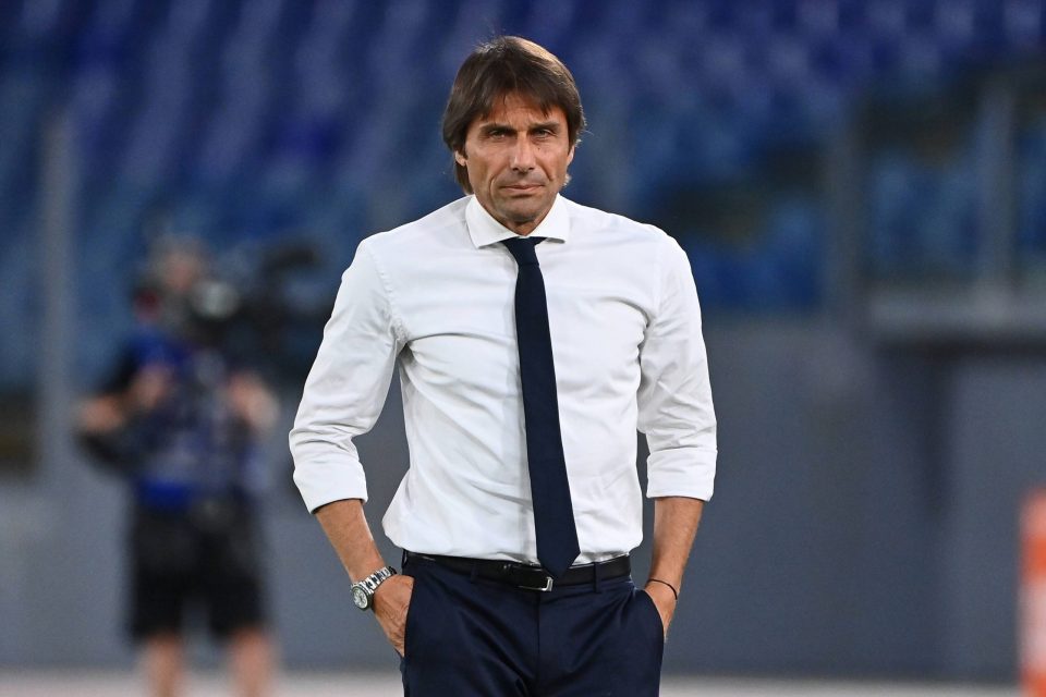 Antonio Conte Dianggap Lebih Baik ketimbang Van Gaal dan Mourinho