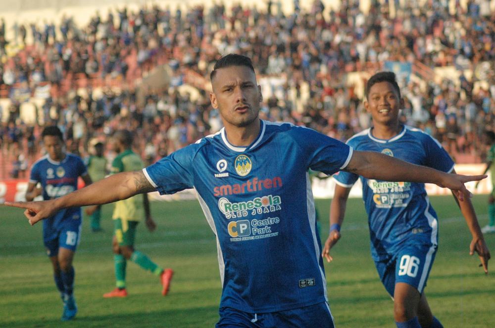 Liga 2: Jadi Penentu Kemenangan PSIM, Raphael Maitimo Singgung Juventus dan Real Madrid
