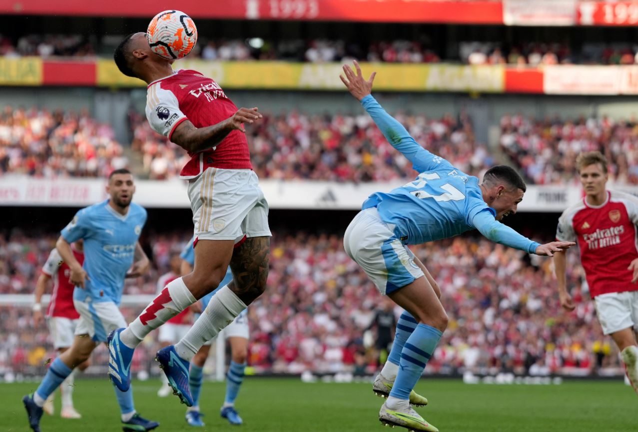 Prediksi Gary Neville soal Tiga Kuda Pacu Perebutan Titel Premier League