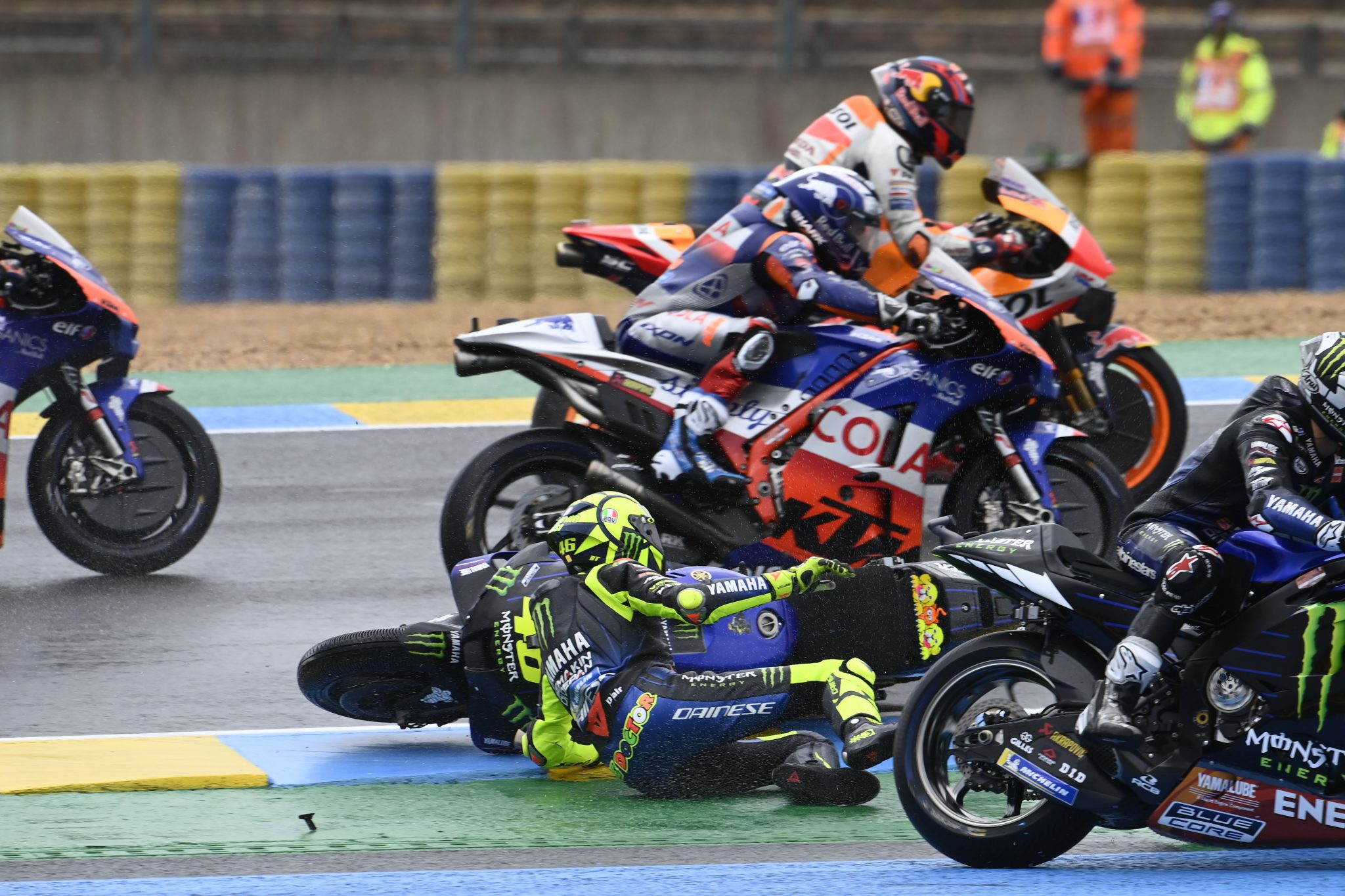 Sial Terus, Apakah Valentino Rossi Perlu Diruwat?