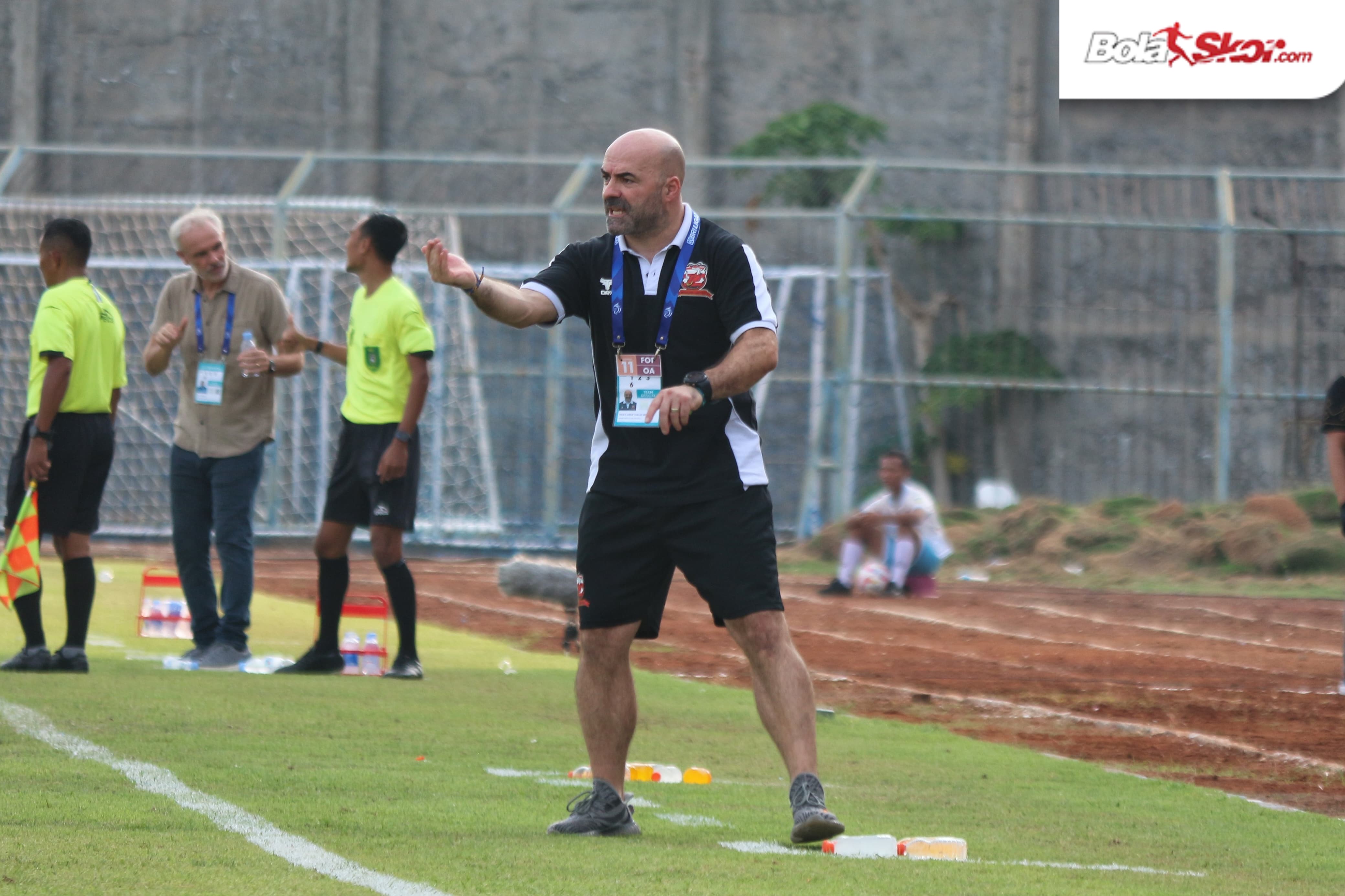 Madura United Tak Kunjung Lepas dari Zona Degradasi, Posisi Paulo Meneses Mulai Terancam