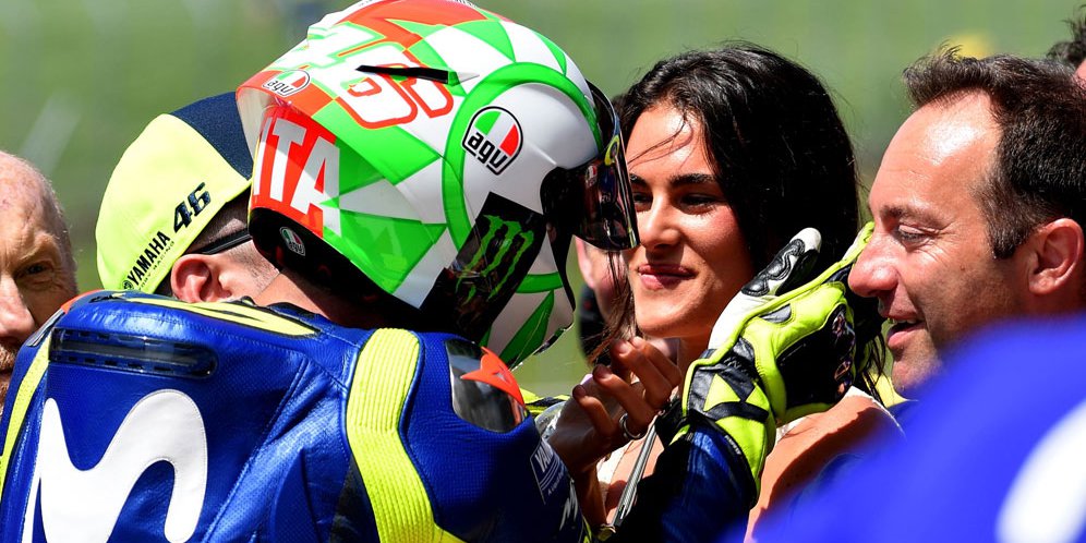 Valentino Rossi Hanya Manusia Biasa di Mata Kekasih