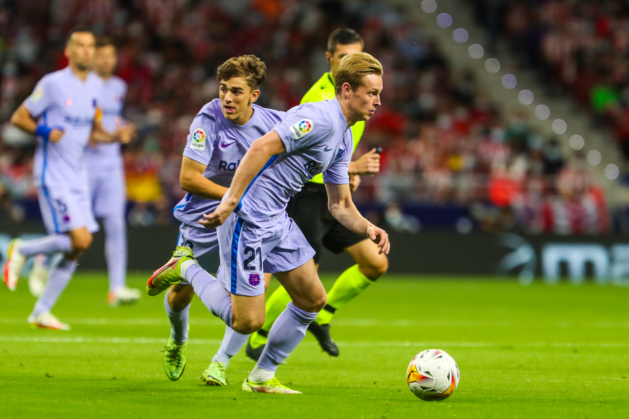 Bersaing dengan Rival Sekota, Man City Juga Kejar Frenkie de Jong