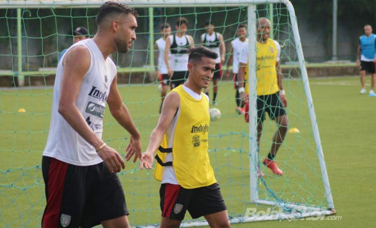 Hariono dan Gunawan Sembuh dari Cedera Panjang, Bali United Terus Pantau Sidik Saimima