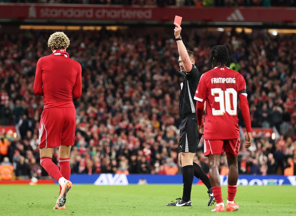 Gara-gara Kartu Merah Bodoh, Hugo Ekitike Absen pada Laga Crystal Palace vs Liverpool di Premier League